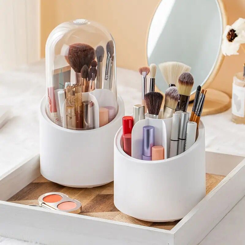 Brush container for makeup